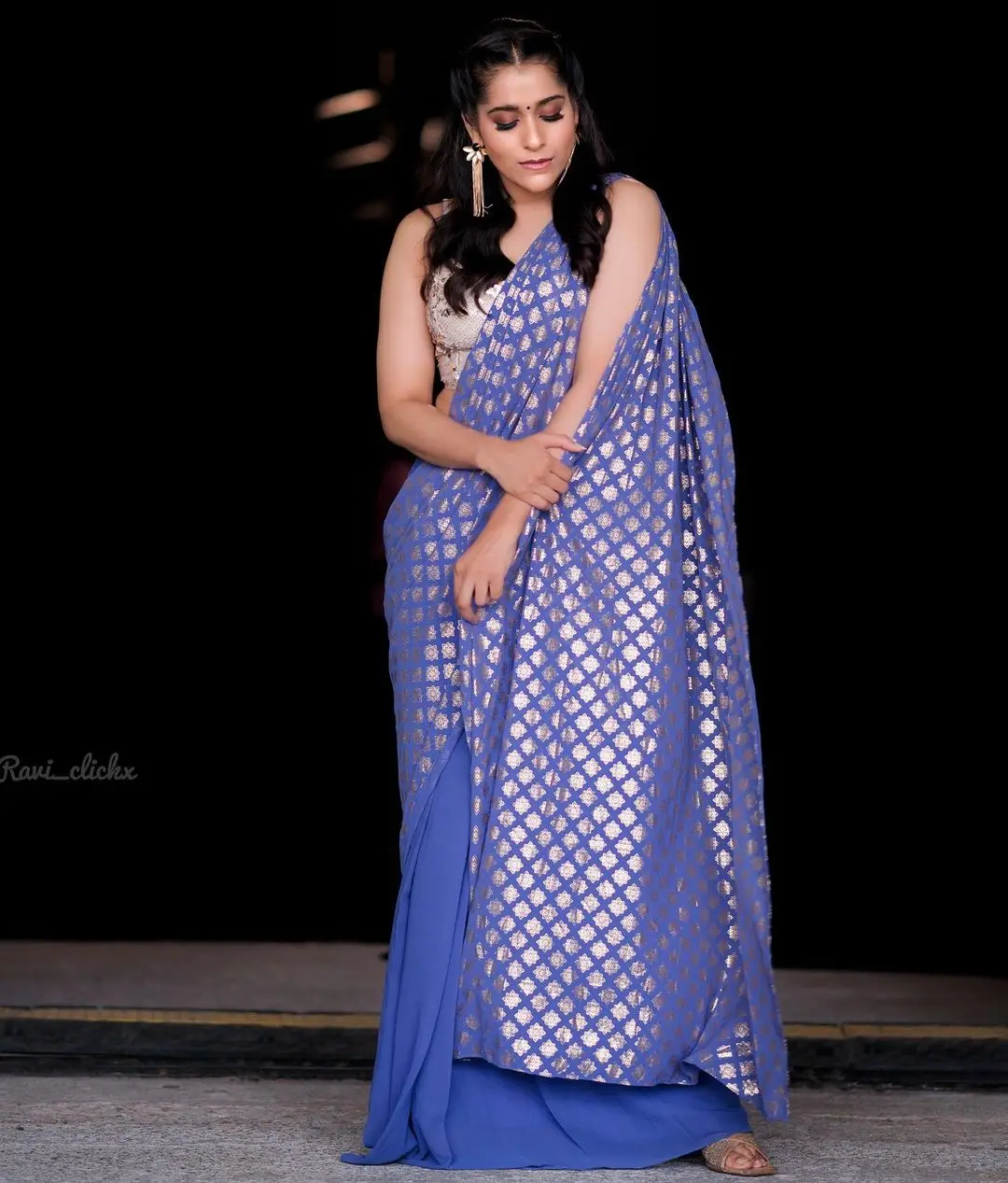 Rashmi Gautam In South Indian Traditional Blue Saree White Blouse